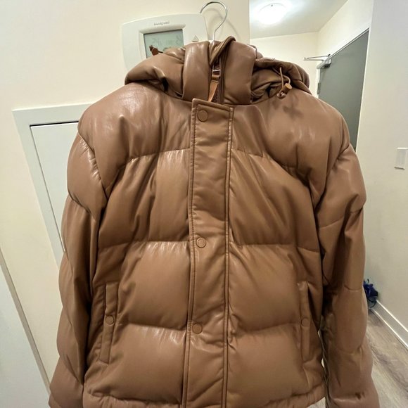 Aritzia Vegan Leather Super Puff Shorty - Picture 3 of 3